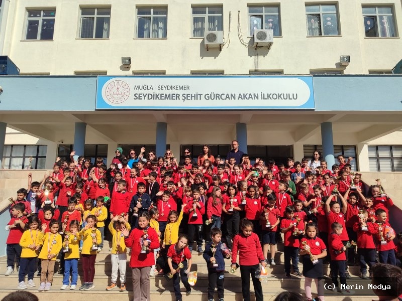 SEYDİKEMER’DE KAN BAĞIŞI REKORU! ŞEHİT GÜRCAN AKAN İLKOKULUNDAN 247 ÜNİTEYLE BÜYÜK DAYANIŞMA